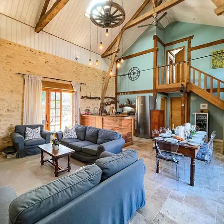 Converted Barn In Dordogne With Garden View Trémolat