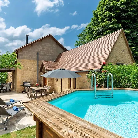 Converted Barn In Dordogne With Garden View Trémolat