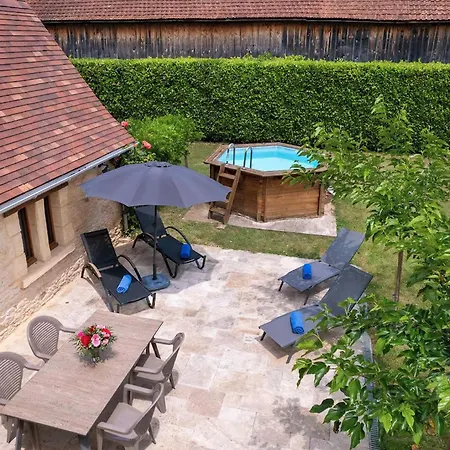 Converted Barn In Dordogne With Garden View Casa de Férias