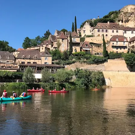 Converted Barn In Dordogne With Garden View Casa de Férias